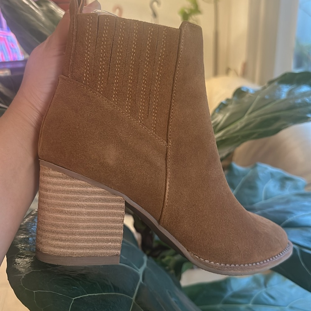 Blondo Brand New NOA Camel Suede Waterproof Boots 💖